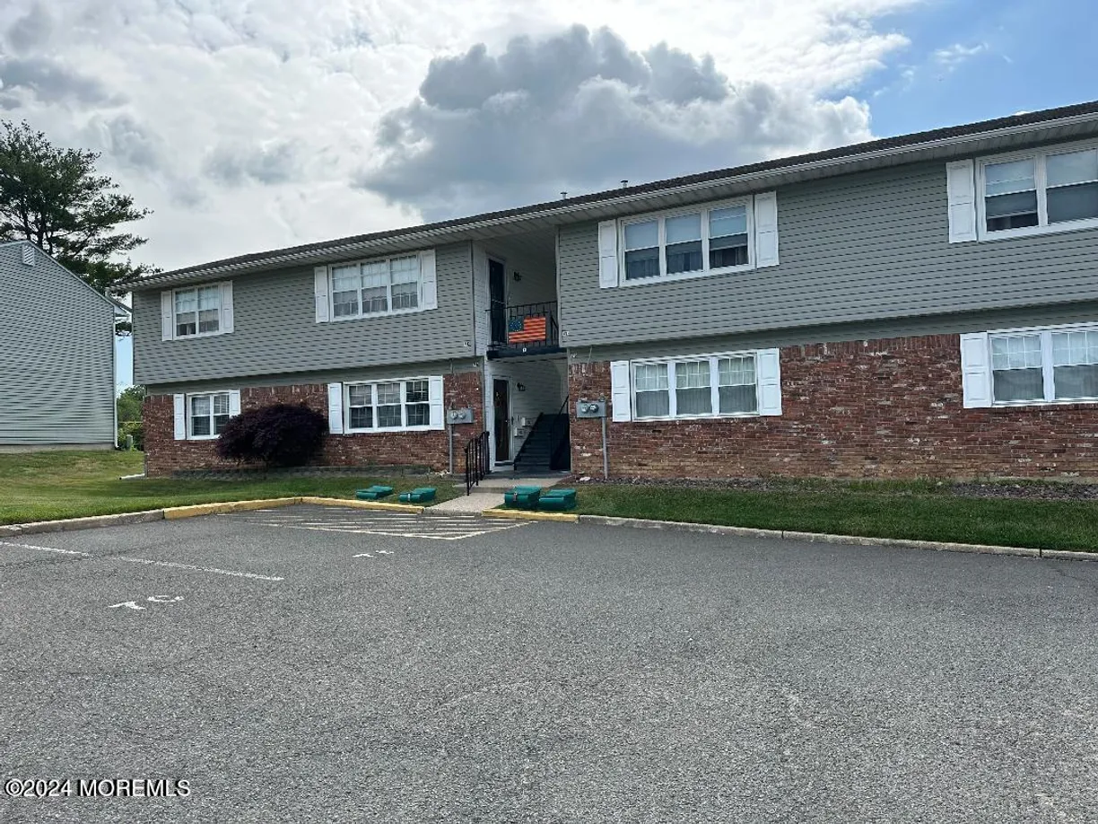 Rockland/Orange/NJ Real Estate | View 7 Georgia Court, d | 2 Beds, 1 Bath