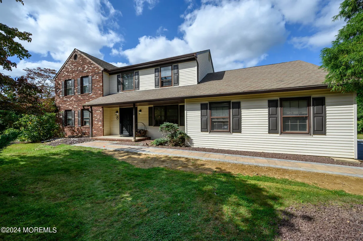 Rockland/Orange/NJ Real Estate | View 8 Brandywine Drive | 5 Beds, 2 Baths