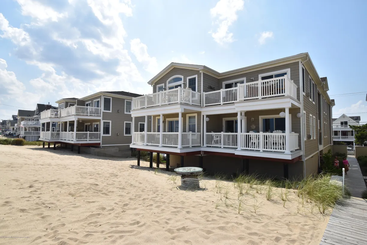 Rockland/Orange/NJ Real Estate | View 239-4 Beach Front | 3 Beds, 2 Baths