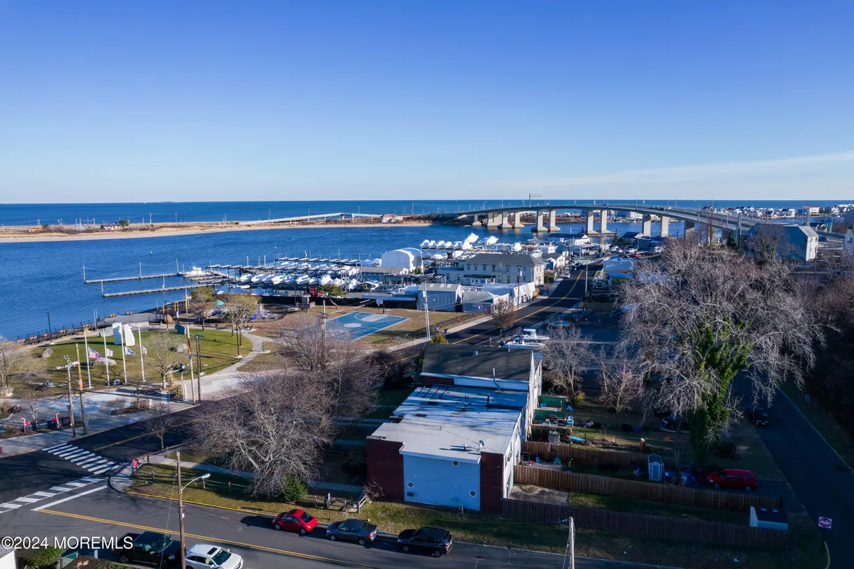 Rockland/Orange/NJ Real Estate | View 55 Bay Avenue, A | 3 Beds, 2 Baths