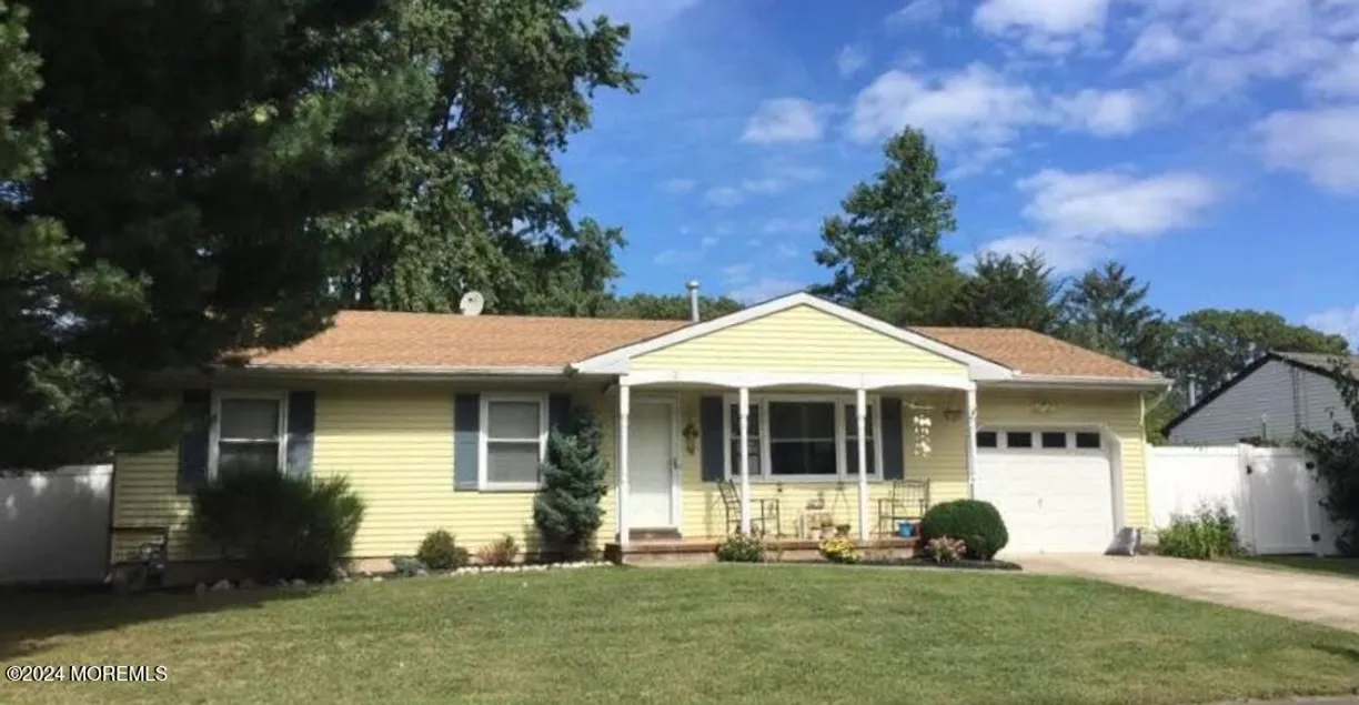 Rockland/Orange/NJ Real Estate | View 402 Cedar Drive | 3 Beds, 1 Bath