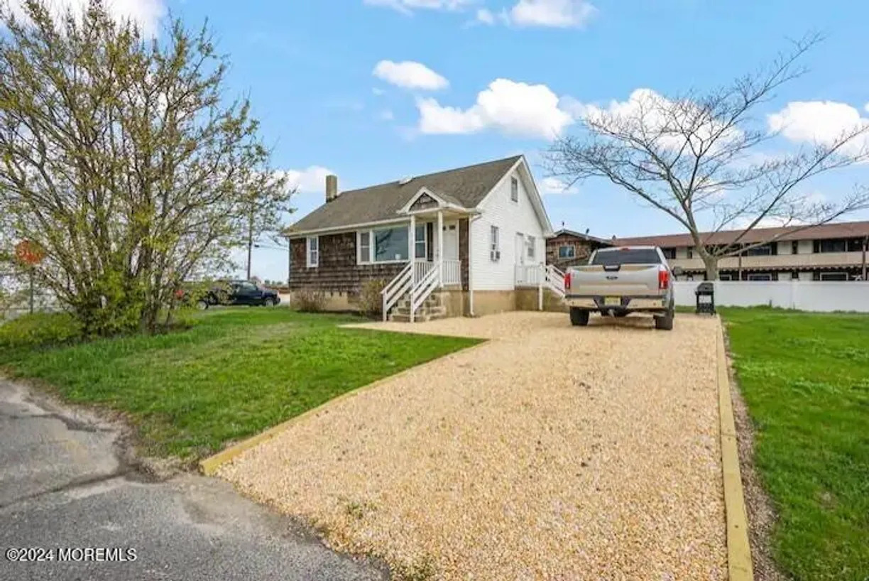 Rockland/Orange/NJ Real Estate | View 218 Channel Drive | 2 Beds, 1 Bath