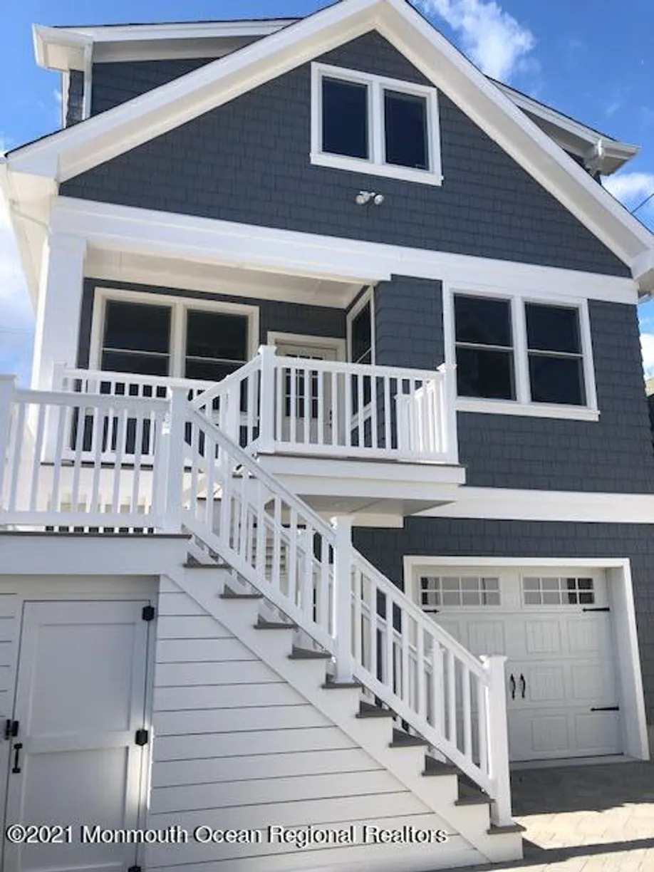 Rockland/Orange/NJ Real Estate | View 368 1st Avenue | 3 Beds, 3 Baths