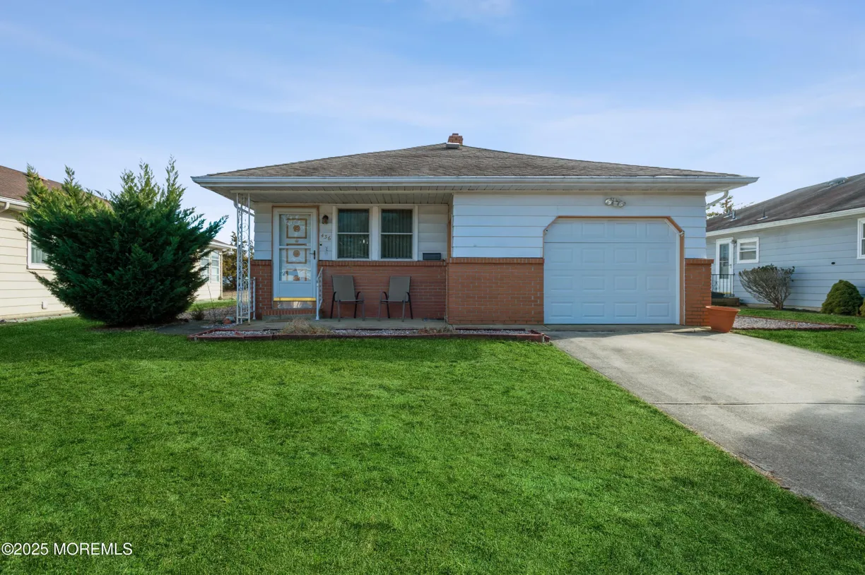 Rockland/Orange/NJ Real Estate | View 436 Saint Thomas Drive | 2 Beds, 1 Bath