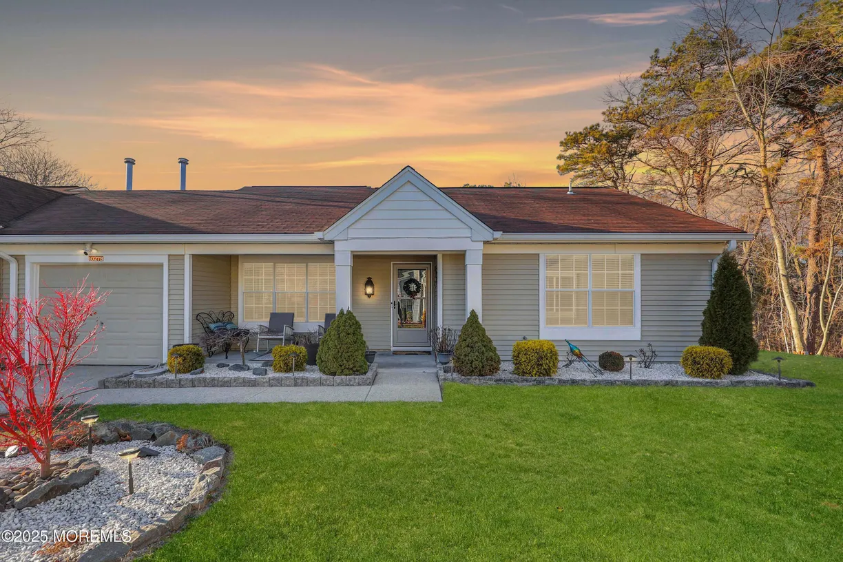 Rockland/Orange/NJ Real Estate | View 1027B Thornbury Lane | 2 Beds, 2 Baths