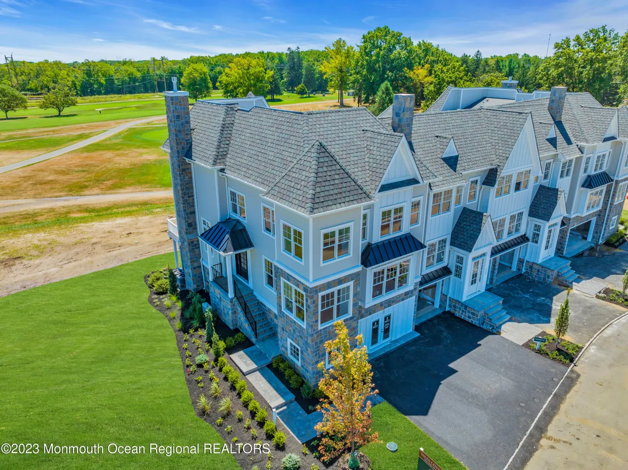 Rockland/Orange/NJ Real Estate | View 176 Eagle Way | 3 Beds, 3 Baths
