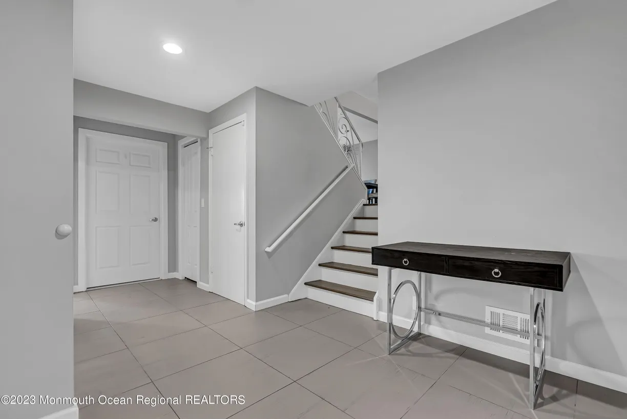 Rockland/Orange/NJ Real Estate | View 17 Roslyn Drive | Listing
