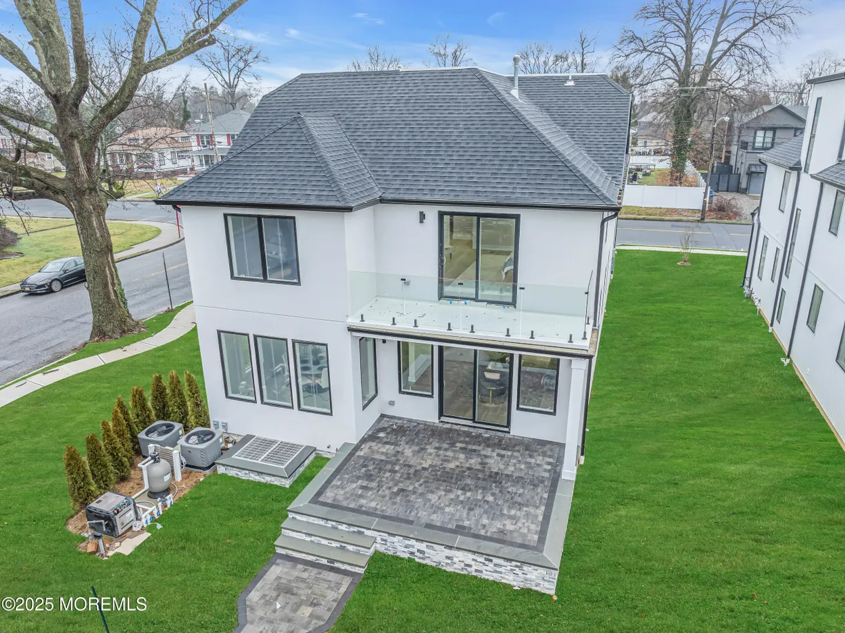 Rockland/Orange/NJ Real Estate | View 495 Westwood Avenue | Listing