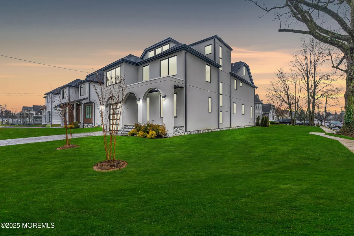 Rockland/Orange/NJ Real Estate | View 495 Westwood Avenue | 7 Beds, 5 Baths
