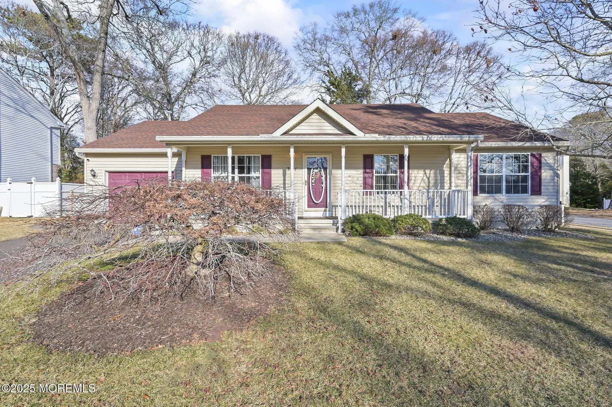 Rockland/Orange/NJ Real Estate | View 341 Harbourtown Boulevard | 3 Beds, 2 Baths