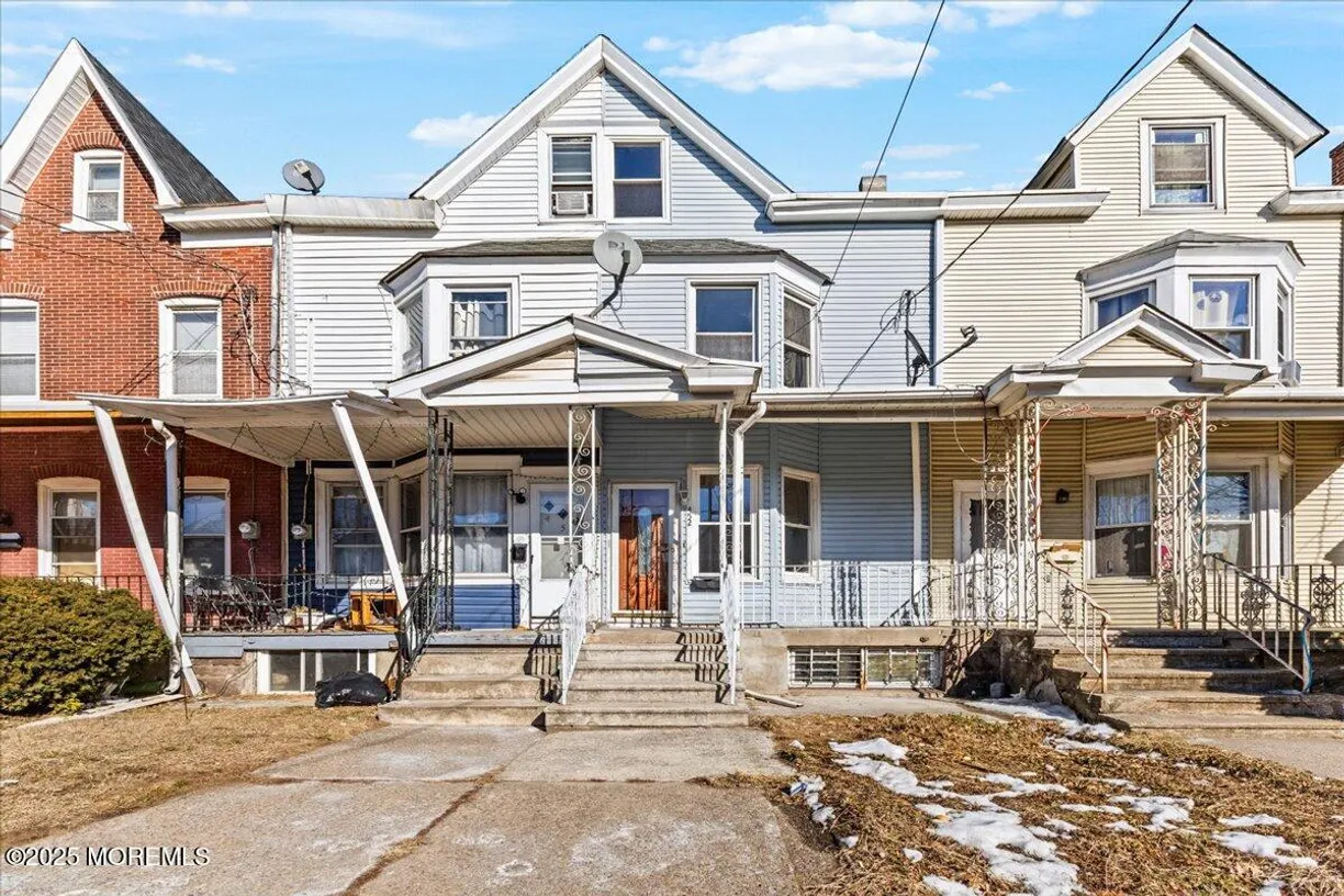 Rockland/Orange/NJ Real Estate | View 452 S Olden Avenue | 3 Beds, 1 Bath