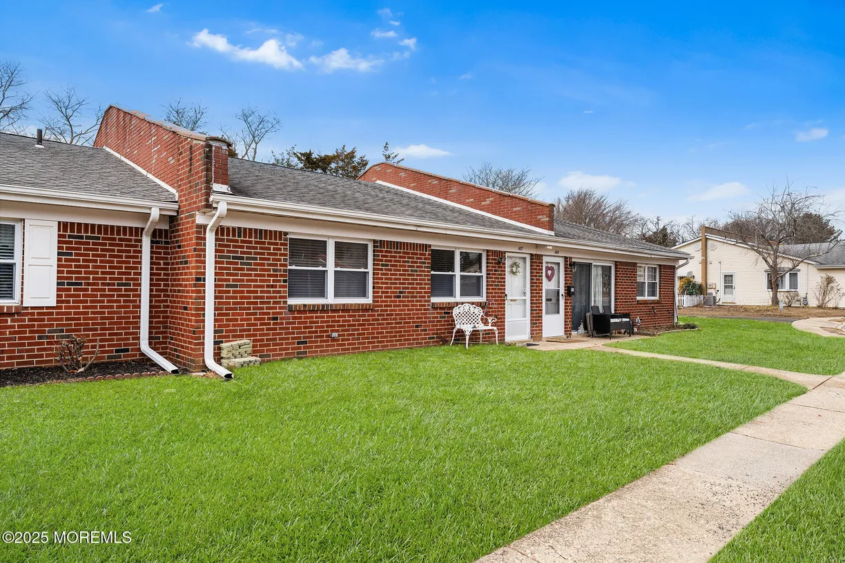 Rockland/Orange/NJ Real Estate | View 107 Waterfront Drive | Listing