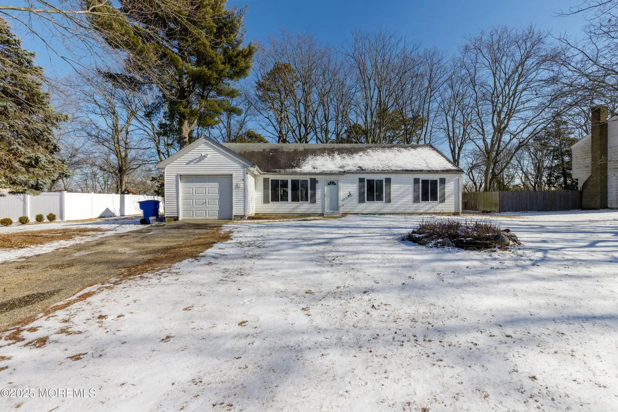 Rockland/Orange/NJ Real Estate | View 869 Tudor Drive | 3 Beds, 1 Bath