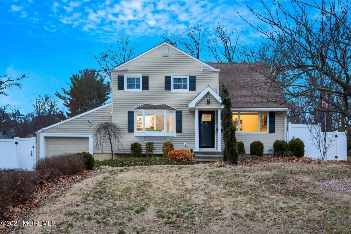 Rockland/Orange/NJ Real Estate | View 50 Maplewood Drive | 4 Beds, 2 Baths