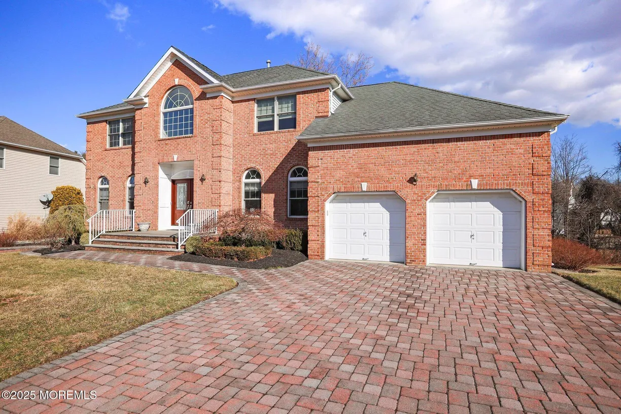 Rockland/Orange/NJ Real Estate | View 32 Bloomfield Road | 5 Beds, 4 Baths