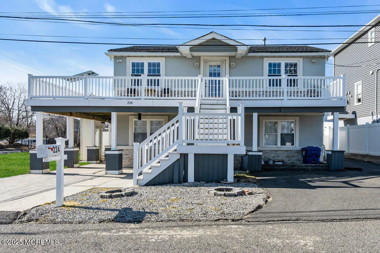 Rockland/Orange/NJ Real Estate | View 224 Johnson Place | 2 Beds, 1 Bath