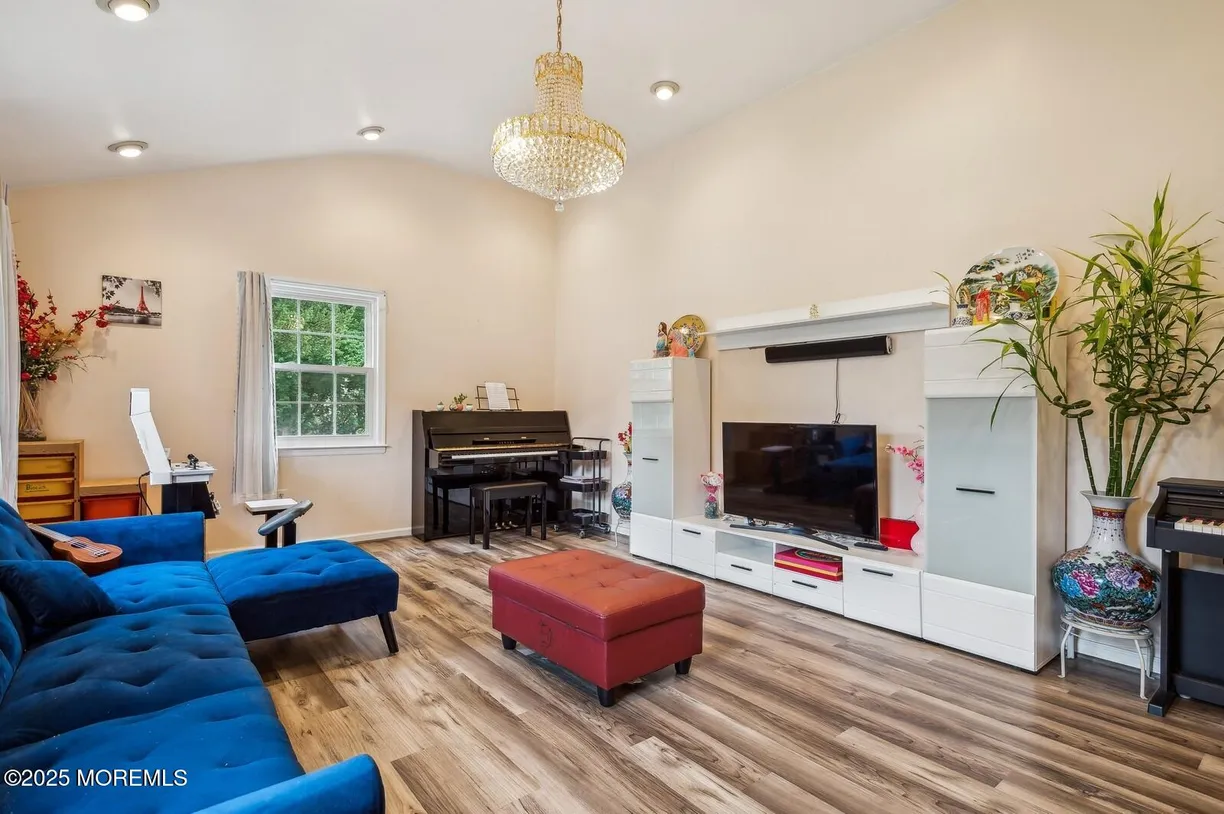 Rockland/Orange/NJ Real Estate | View 9 Merion Drive | 4 Beds, 3 Baths