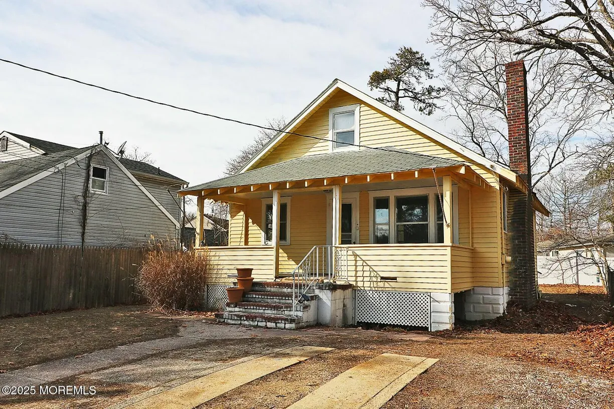 Rockland/Orange/NJ Real Estate | View 694 Deerhead Lake Drive | 2 Beds, 1 Bath