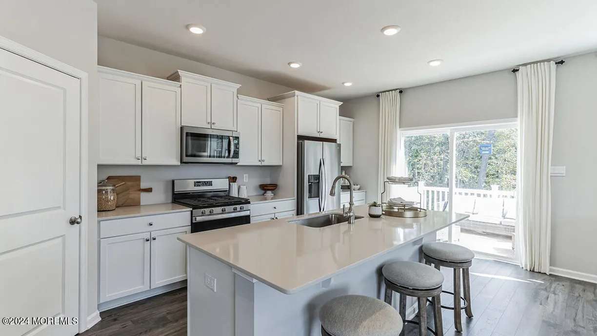 Rockland/Orange/NJ Real Estate | View 4 Penny Lane | 4 Beds, 2 Baths