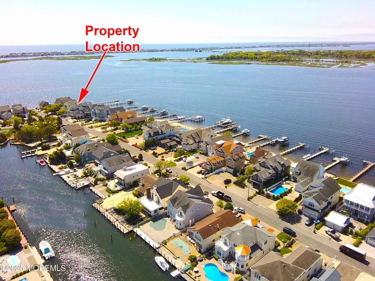 Rockland/Orange/NJ Real Estate | View 829 South Drive | 4 Beds, 2 Baths