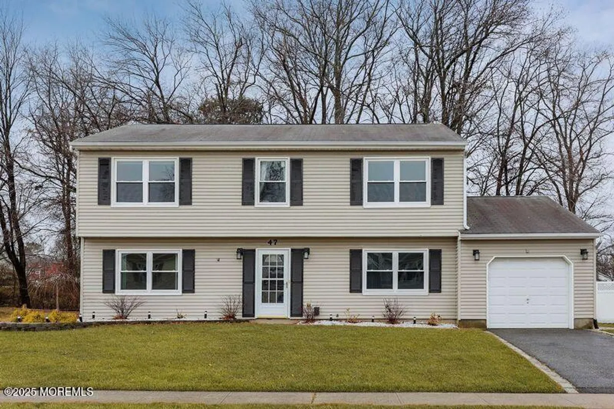 Rockland/Orange/NJ Real Estate | View 47 Angela Circle | 4 Beds, 2 Baths