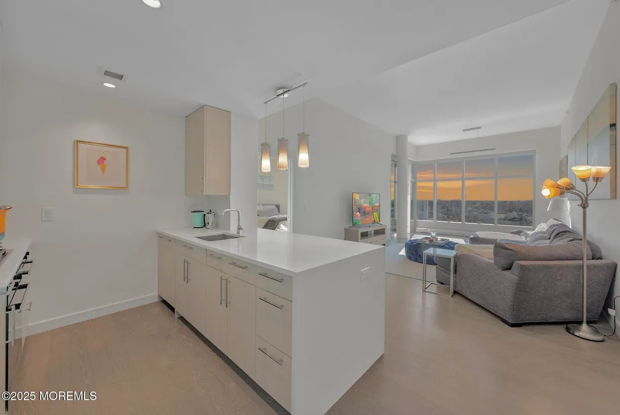 Rockland/Orange/NJ Real Estate | View 15 Morris Avenue, 618 | Listing
