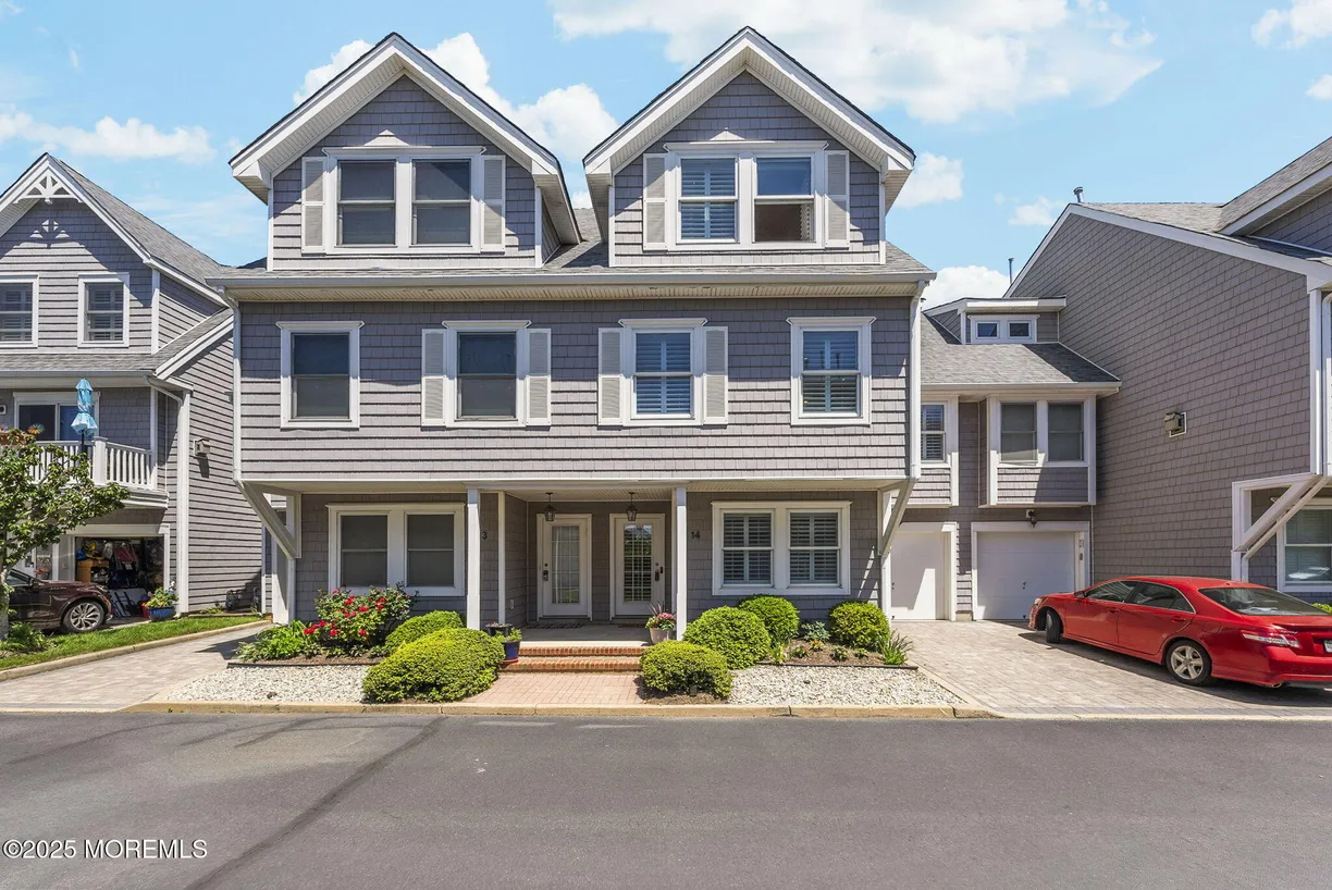 Rockland/Orange/NJ Real Estate | View 200 2nd Avenue, 14 | 3 Beds, 2 Baths