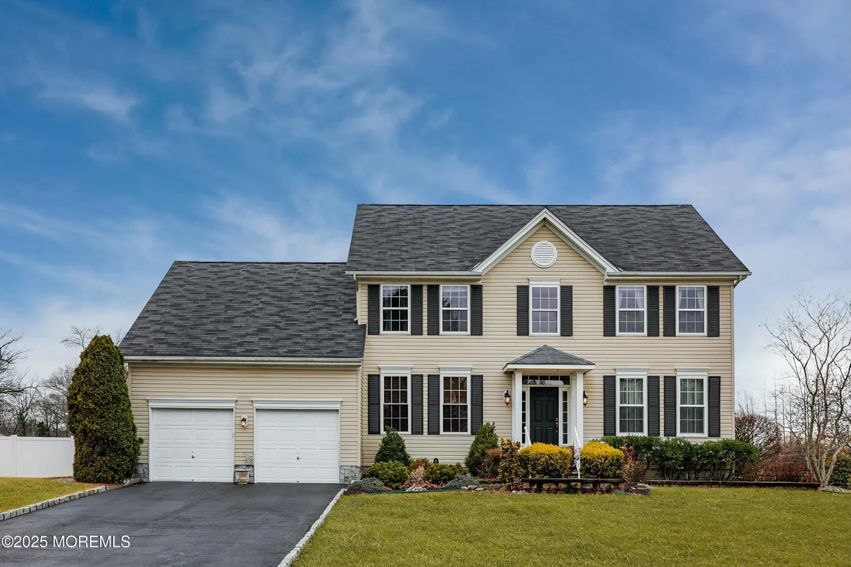 Rockland/Orange/NJ Real Estate | View 6 Sousa Court | 5 Beds, 3 Baths