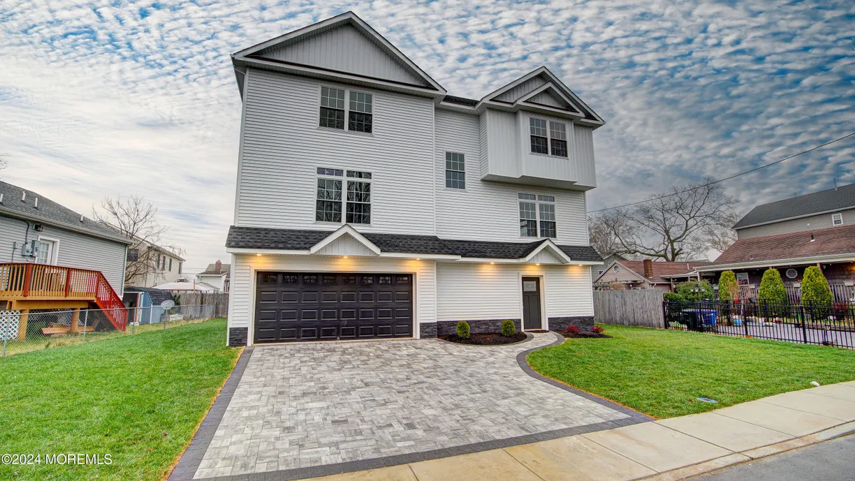 Rockland/Orange/NJ Real Estate | View 26 Woodside Avenue | 4 Beds, 3 Baths