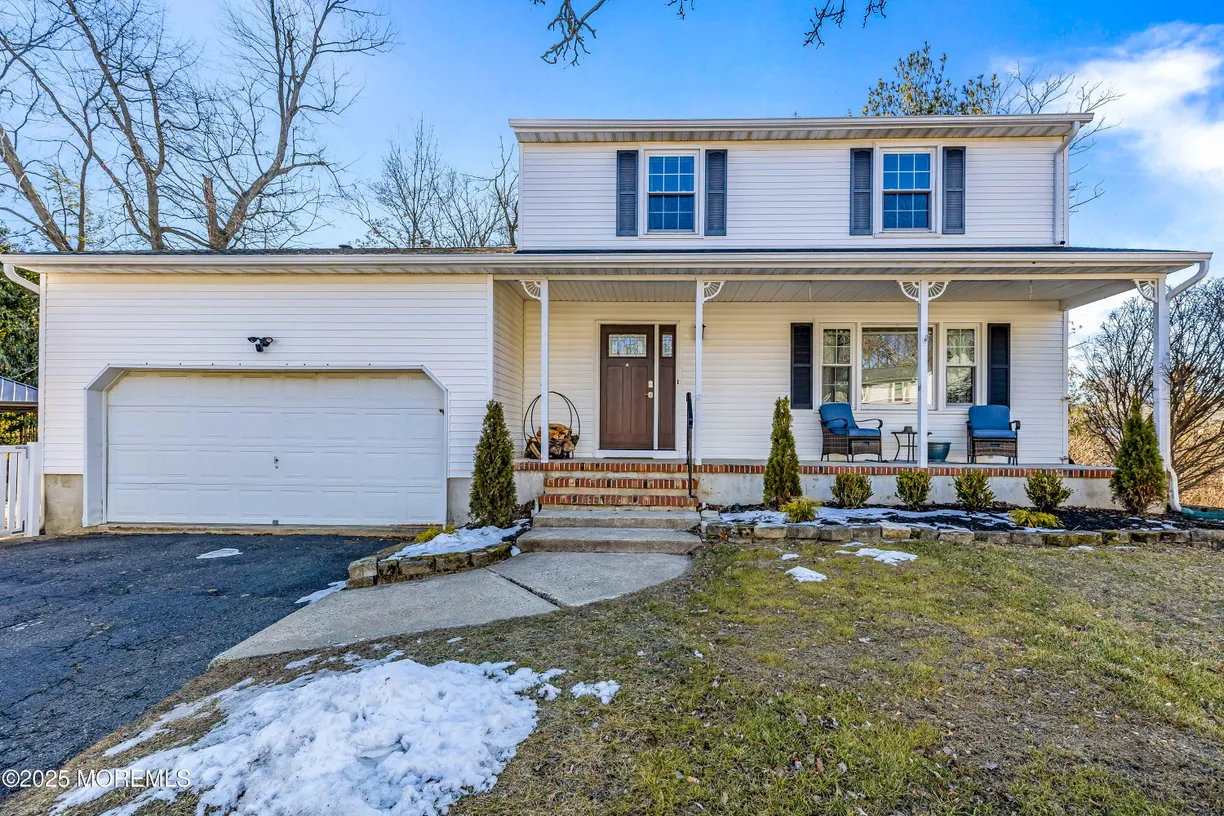 Rockland/Orange/NJ Real Estate | View 7 Windsor Court | 3 Beds, 2 Baths