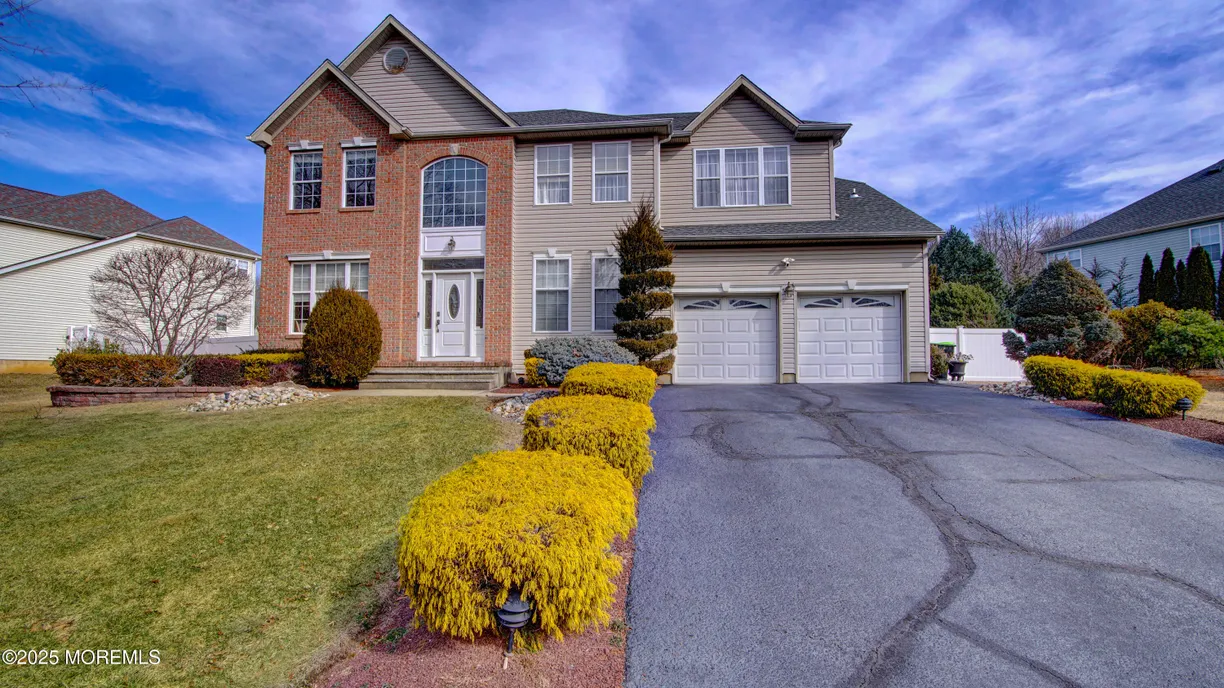 Rockland/Orange/NJ Real Estate | View 37 Stratton Road | 4 Beds, 3 Baths