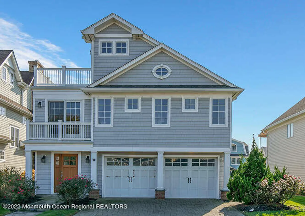 Rockland/Orange/NJ Real Estate | View 11 Atlantic Avenue | 5 Beds, 3 Baths