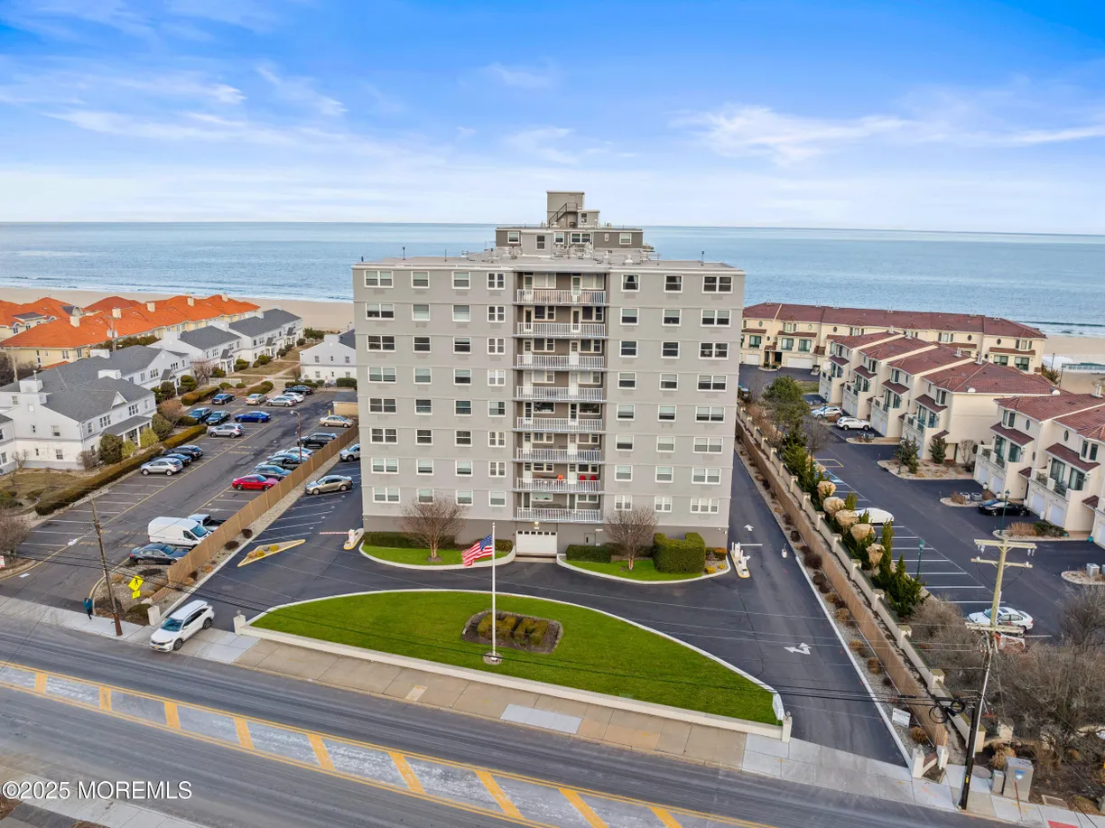 Rockland/Orange/NJ Real Estate | View 675 Ocean Avenue, 4B | 3 Beds, 2 Baths
