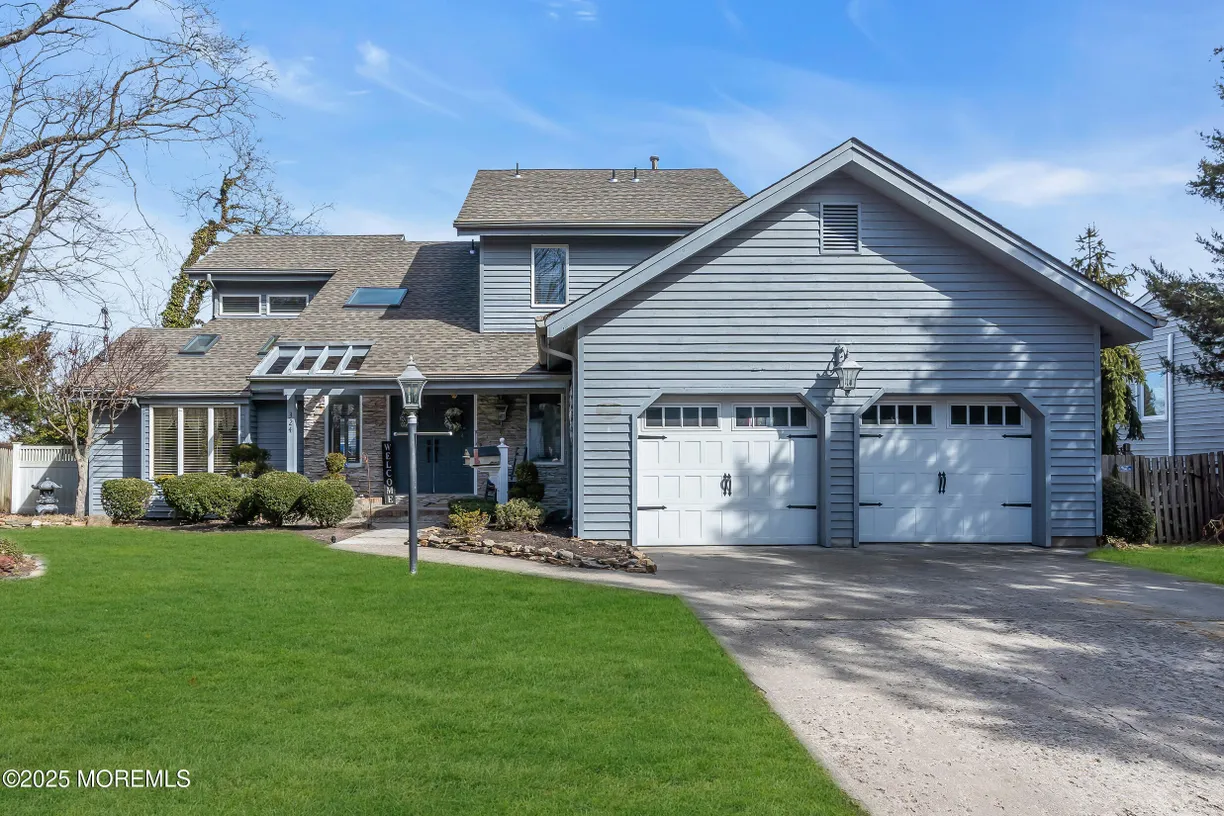 Rockland/Orange/NJ Real Estate | View 324 Tuscaloosa Lane | 3 Beds, 2 Baths