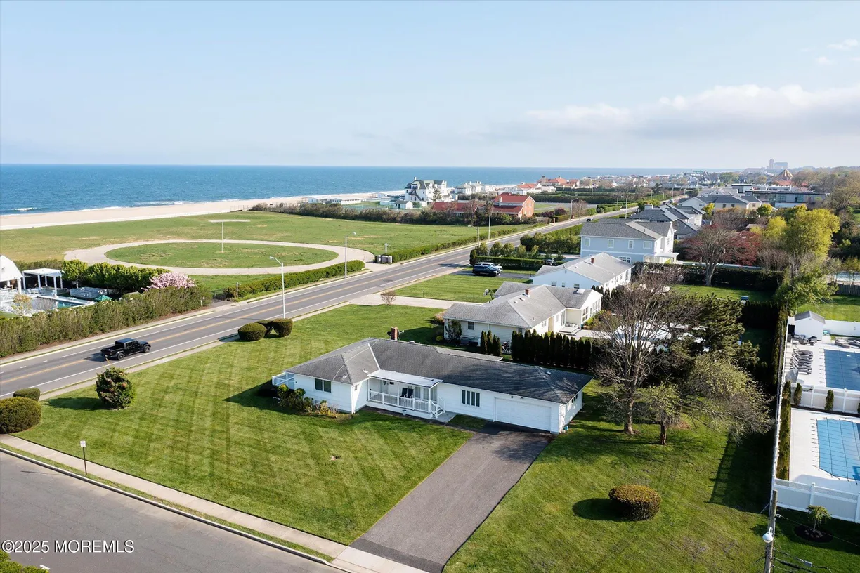 Rockland/Orange/NJ Real Estate | View 8 Pullman Avenue | 7 Beds, 4 Baths