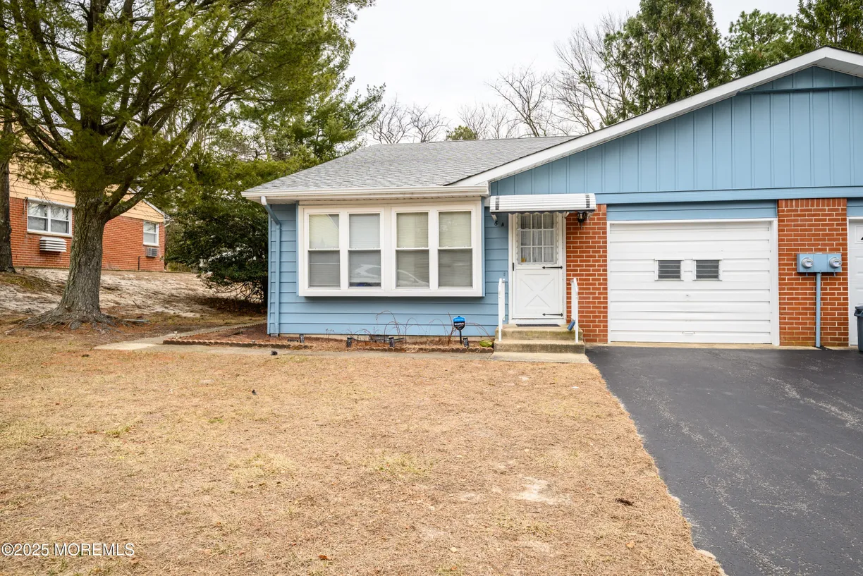 Rockland/Orange/NJ Real Estate | View 6 A Moccasin Drive, A | 2 Beds, 2 Baths