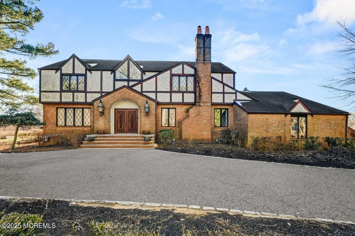 Rockland/Orange/NJ Real Estate | View 39 Westgate Court | 3 Beds, 2 Baths