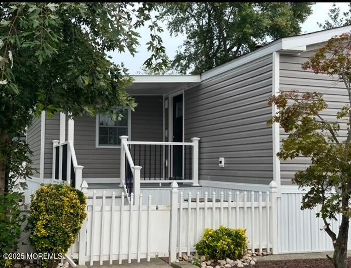 Rockland/Orange/NJ Real Estate | View 14 Bayshore Mobile Mnr | 3 Beds, 2 Baths