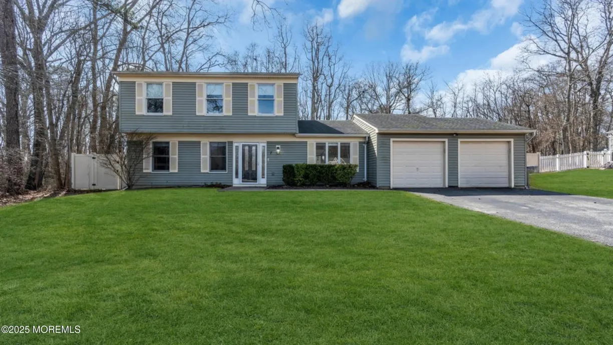 Rockland/Orange/NJ Real Estate | View 7 Stephanie Court | 3 Beds, 1 Bath