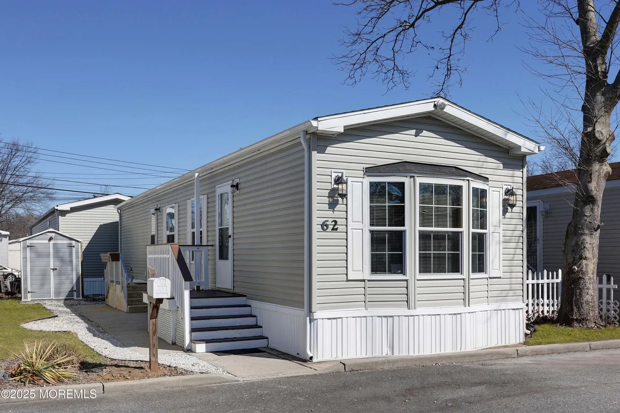 Rockland/Orange/NJ Real Estate | View 62 Alex Court | 2 Beds, 1 Bath