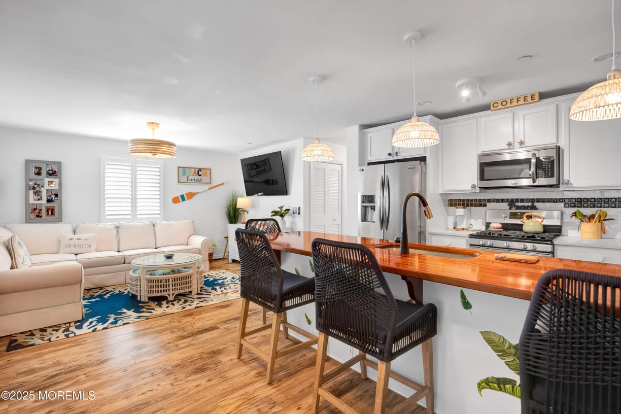Rockland/Orange/NJ Real Estate | View 2033 Route 35, 1 | 2 Beds, 2 Baths