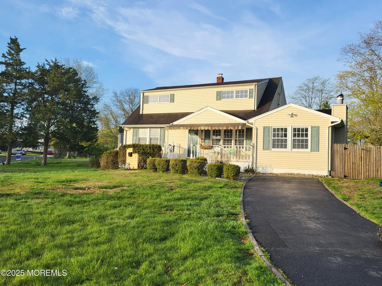Rockland/Orange/NJ Real Estate | View 4 Lloyd Place | Listing