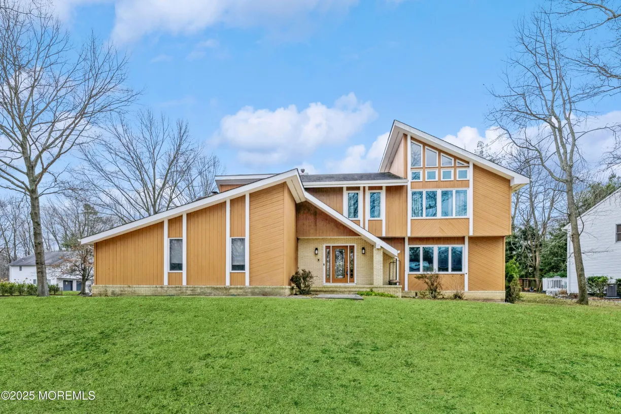 Rockland/Orange/NJ Real Estate | View 11 Oak Tree Lane | 4 Beds, 2 Baths