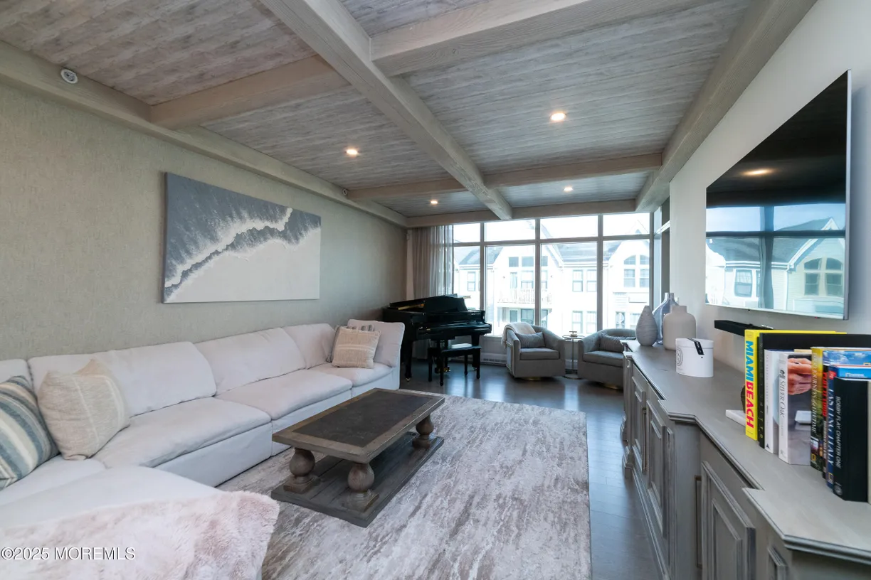 Rockland/Orange/NJ Real Estate | View 20 Melrose Terrace, 305 | Listing