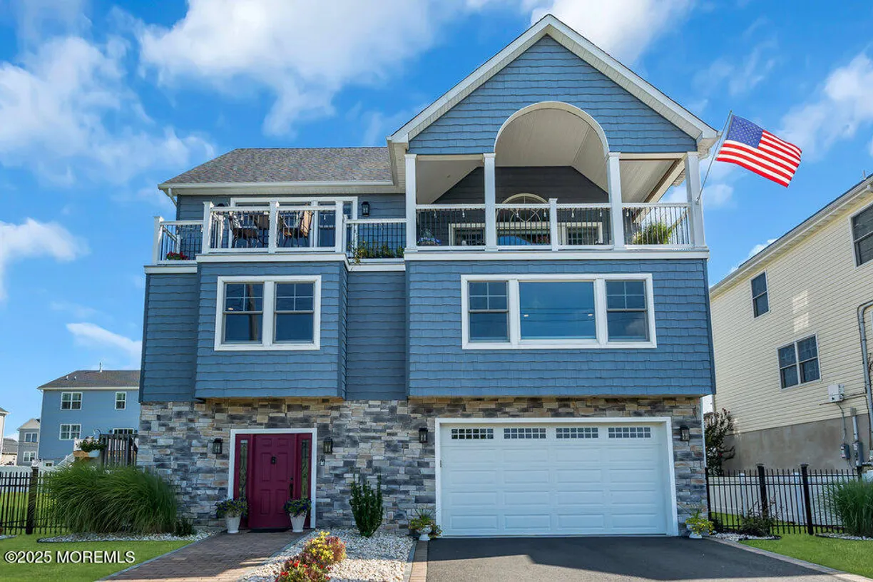 Rockland/Orange/NJ Real Estate | View 708 Brook Avenue | 4 Beds, 2 Baths