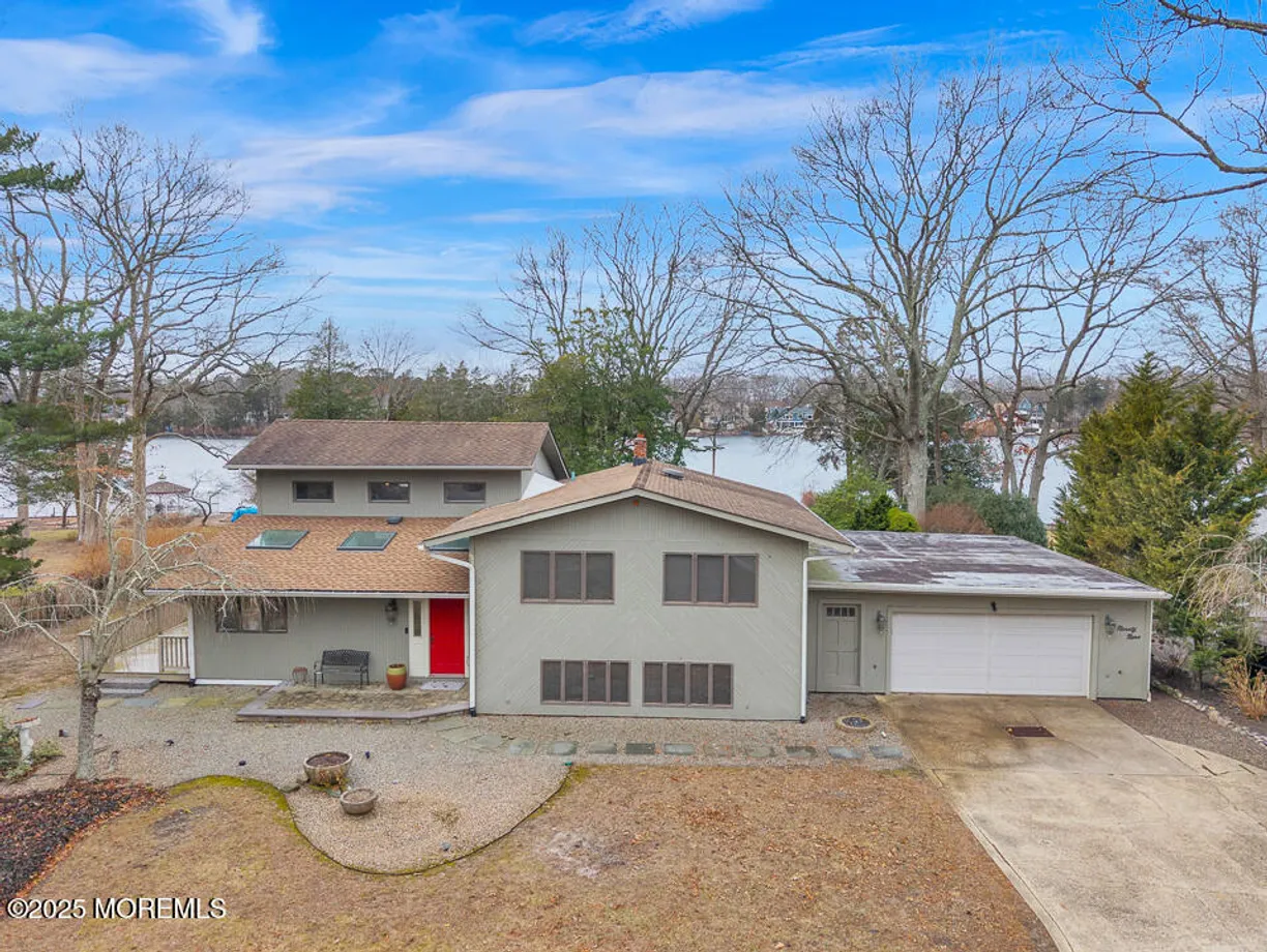 Rockland/Orange/NJ Real Estate | View 99 N Lakeshore Drive | 3 Beds, 3 Baths