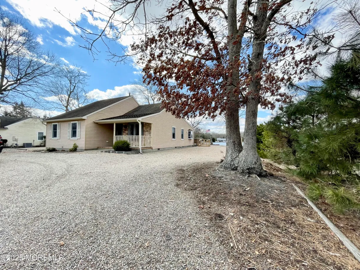 Rockland/Orange/NJ Real Estate | View 152 Jennings Road | 3 Beds, 2 Baths