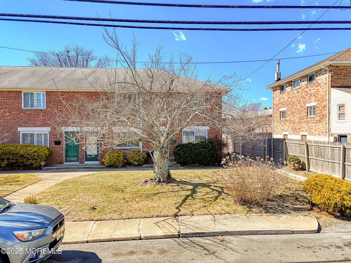 Rockland/Orange/NJ Real Estate | View 18 Wertheim Place | 2 Beds, 1 Bath