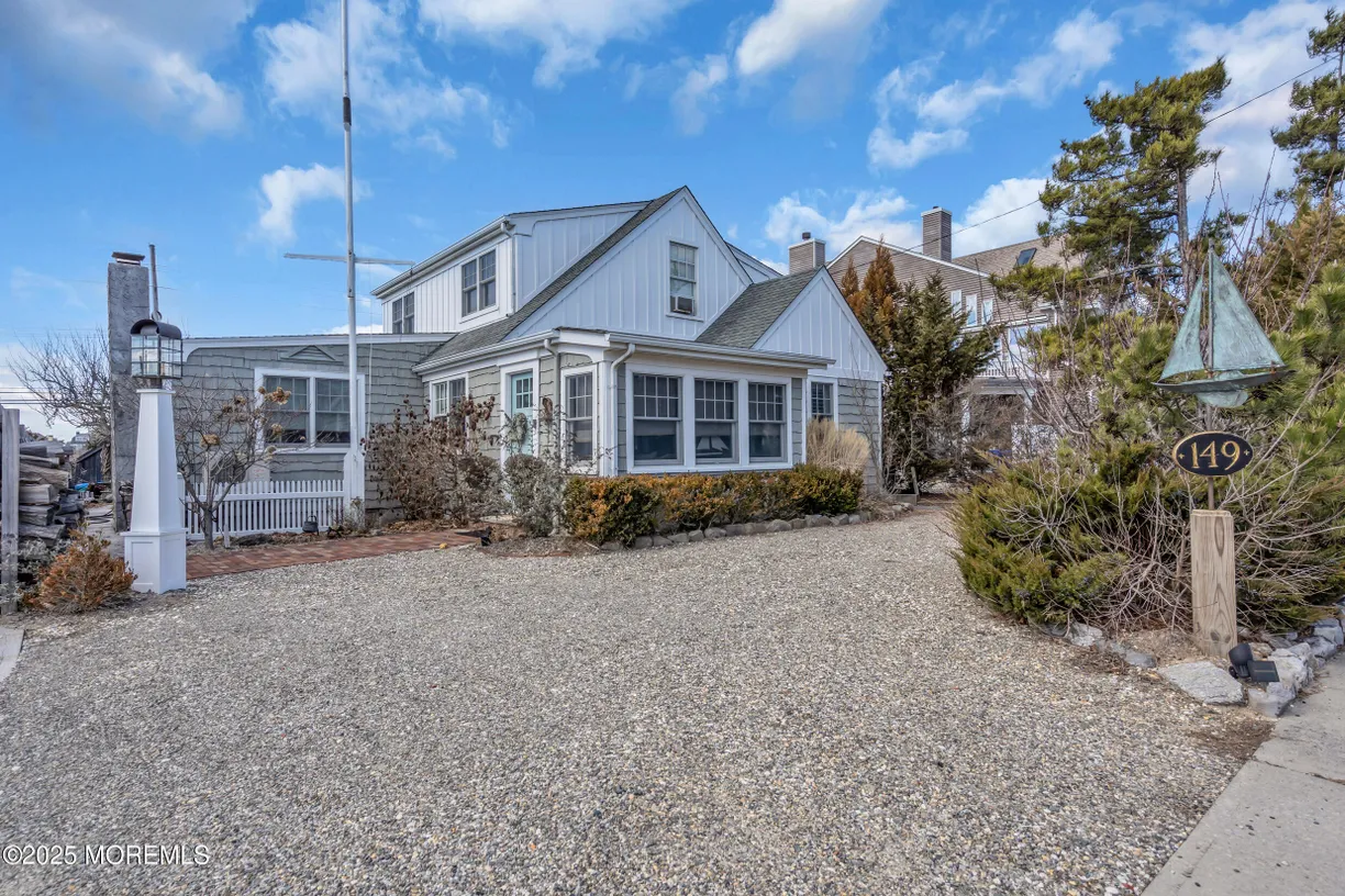 Rockland/Orange/NJ Real Estate | View 149 Highway 35 | 3 Beds, 1 Bath