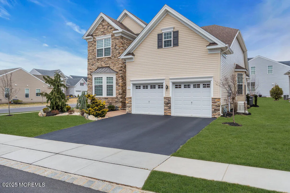 Rockland/Orange/NJ Real Estate | View 52 Ambermist Way | Listing